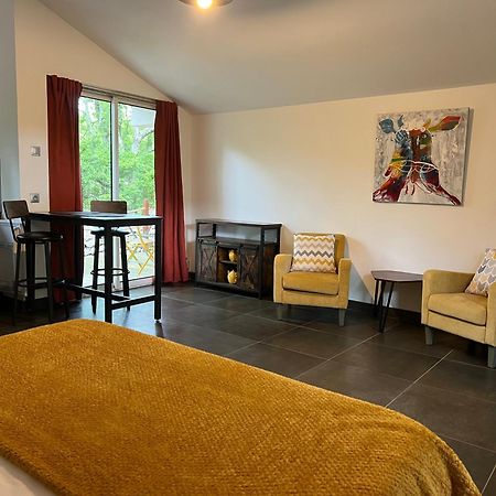 Le Mazet, Studio Avec Terrasse Et Acces Piscine Saint Alban Auriolles Buitenkant foto
